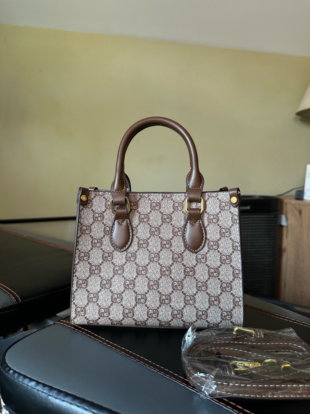 Women’s Brown Classic Monogram Small Satchel Bag New with Tag - Picture 3 of 7